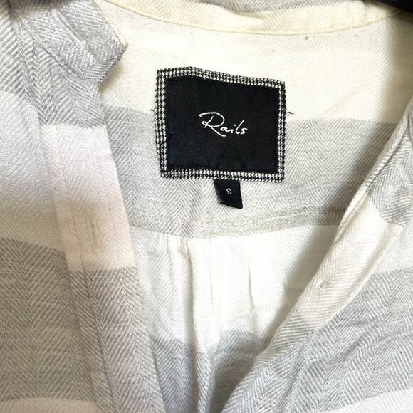 Rails Grey and White Striped Short Cap Sleeve Button Down - Picture 4 of 6